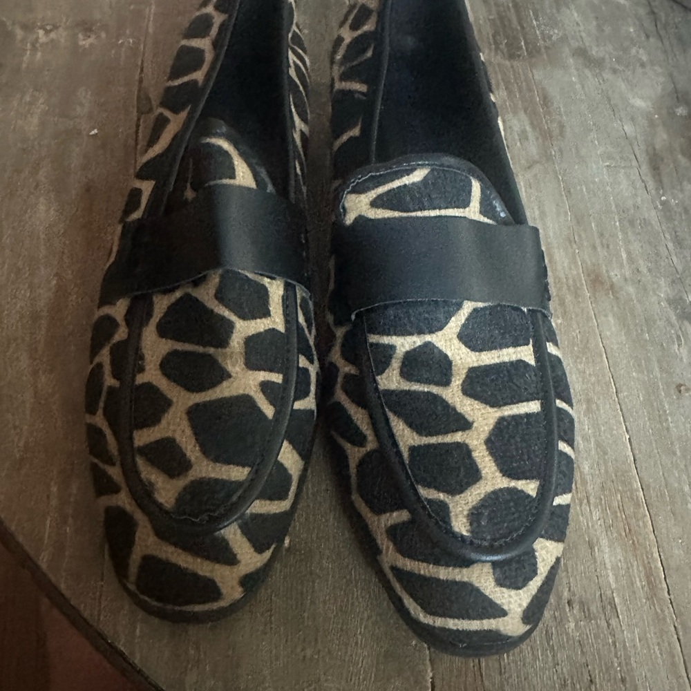 Stylish Black and Tan Loafers for Women (Never worn)